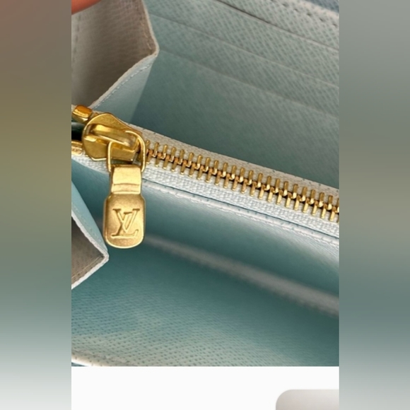 Mint Cond RFID Mic Louis Vuitton By the Pool Blue Large Zippy Wallet. Full Set - Picture 8 of 17